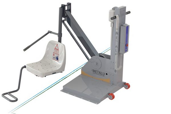 Elevador-de-bateria-fijo-desmontable-para-piscina-01_METALU-600