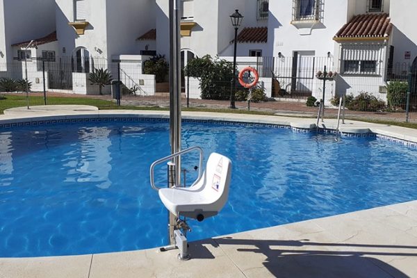 Elevador-hidraulico-portatil-para-piscina-2_METALU-PK